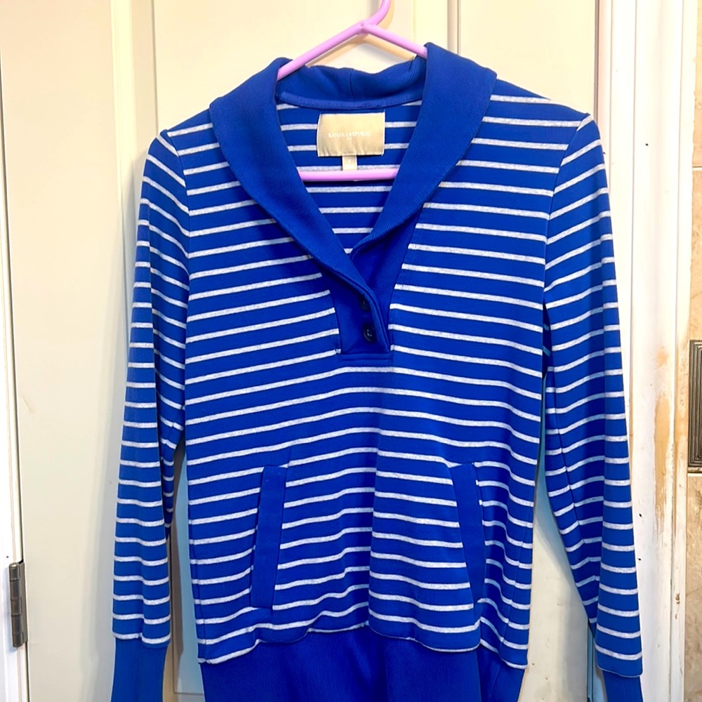 Women’s size small Banana Republic blue and grey sweater.